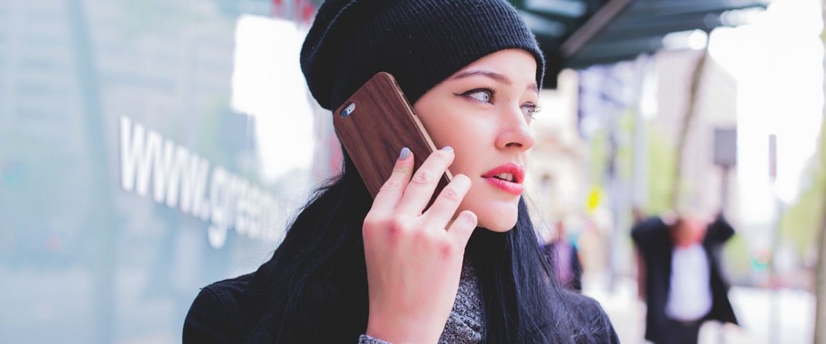 Smartphone turns your body into an antenna